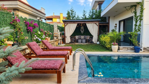 Mila Holiday Homes