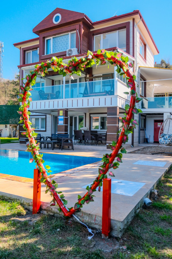 Villa Liya